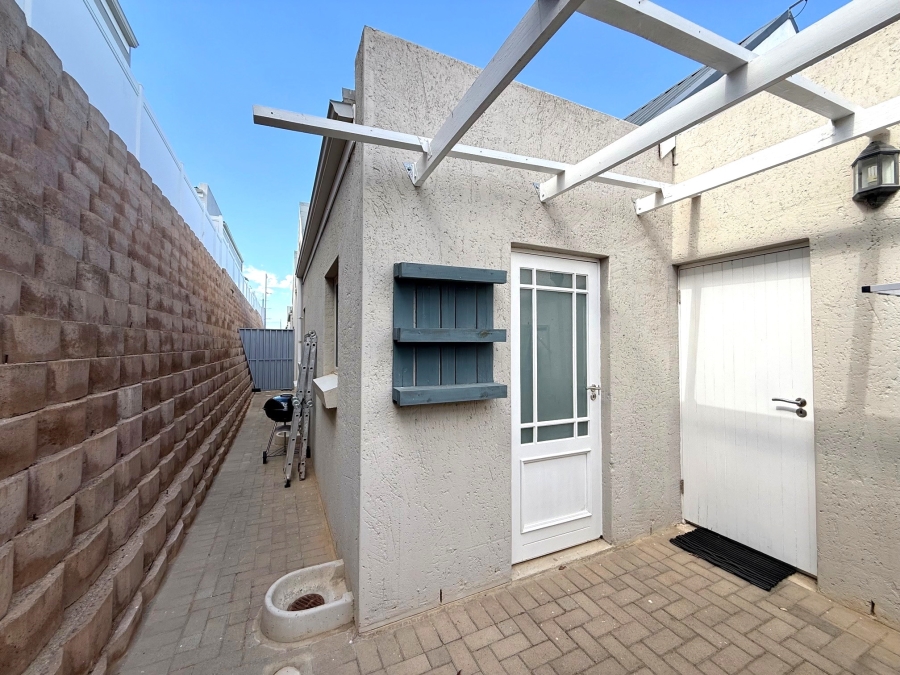 2 Bedroom Property for Sale in Fonteine Retirement Village Western Cape